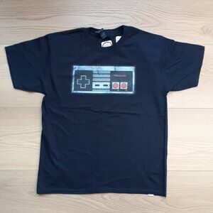 Nintendo NES Controller - New Youth Large Black T-Shirt